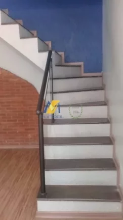 Imagem Sobrado à Venda com 100m², 3 dormitórios, 1 suíte, 1 sala e 3 vagas!!!