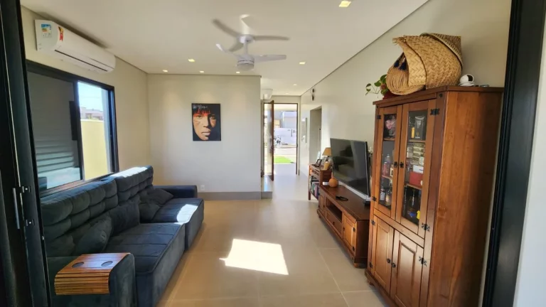 Imagem Casa em Condomínio para Venda em Cuiabá / MT no bairro Jardim Imperial