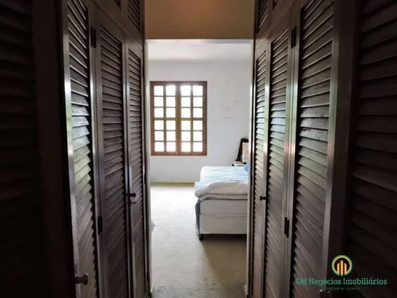 Imagem Cond Forest Hills - Casa Colonial, 4 sts e piscina! Ao lado do clube!