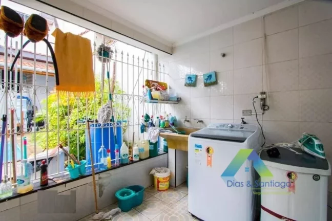 Imagem SANTO ANDRÉ Casa 300M² de terreno, 224M² area construída,2 casas, frente e fundo, espaço gourmet, piscina, 2 vagas ótima localização e valor !!!