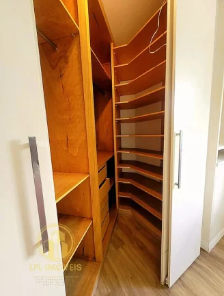 Imagem Espaçoso Apartamento de 3 Dormitórios e 3 vagas, na Vila Suzana