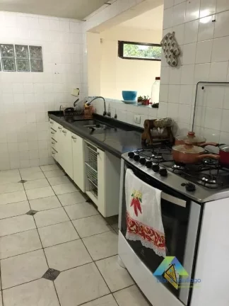 Imagem CASA 333 metros, condomínio fechado, 3 suítes, sala 3 ambientes, 5 vagas, piscina ótima localização e valor !!!