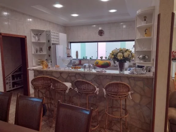 Imagem Sobrado à venda, 426 m² por R$ 1.800.000,00 - Centro - Mogi das Cruzes/SP
