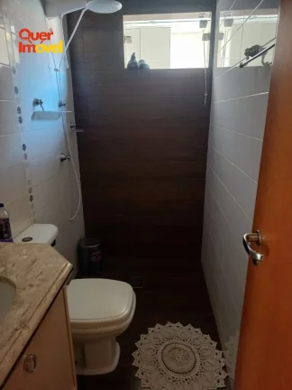 Imagem Casa em Condomínio à Venda em Ribeirão Preto-SP, Parque São Sebastião: 3 quartos, 1 suíte, 2 salas, 3 banheiros, 2 vagas. 115m². Quer Imóvel Negócios Imobiliários.
