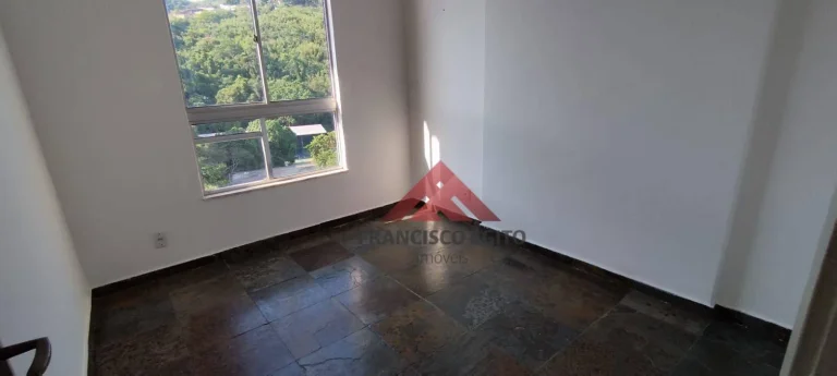 Imagem Apartamento de sala dois quartos e vaga de garagem,em excelente localização em Santa Rosa(Pé pequeno)colado a todo comércio do largo do Marrão,Bancos
