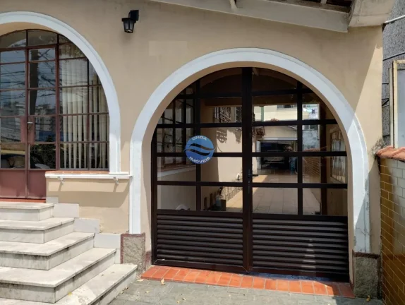 Imagem Casa a venda em Santos no Embaré, tipo raro, oportunidade.