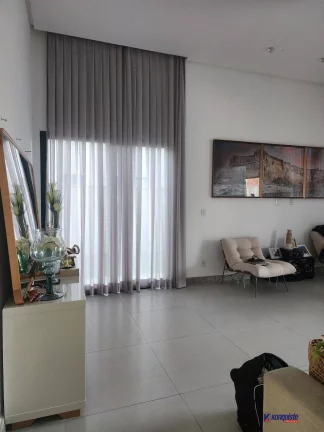 Imagem VENDO CASA DE 4/4 SENDO UMA SUITE NO CONDOMINIO HARAS RESIDENCE