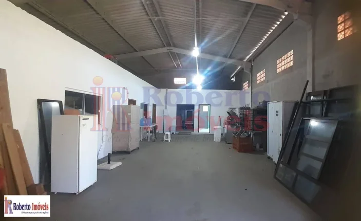 Imagem Excelente Barracão Pré-Moldado e em Alvenaria