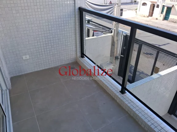 Imagem Casa Sobreposta Alta em Santos no bairro do Embaré próximo a Aparecida com piscina por R$ 1.450.000,00.