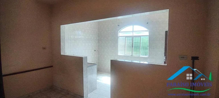 Imagem More no Centro de Paraisópolis - Casa com 3 dormitórios