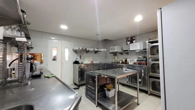 Imagem Loja Comercial de Alto Padrão em Indianópolis, São Paulo: Ideal para Cafés, Boutiques e Centros de Bem-Estar!