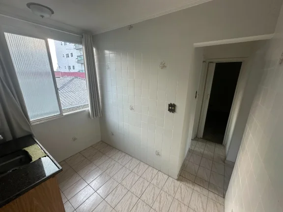 Imagem Apartamento à venda na Guilhermina, Praia Grande-SP: 1 quarto, 1 sala, 1 banheiro, 1 vaga de garagem, 36m² de área. Venha conferir!