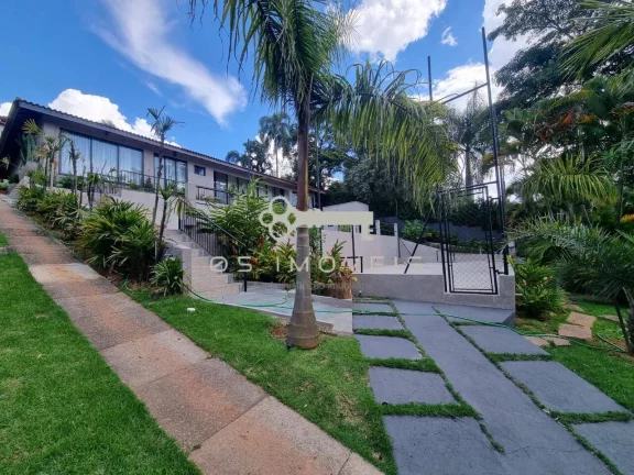 Casa térrea à venda no Parque Primavera – Granja Viana - Alto Padrão