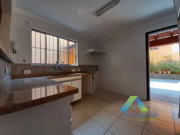 Imagem SANTO ANDRÉ LINDO SOBRADO 236 metros, 3 suítes, 3 vagas, espaço gourmet, edícula ótima localização e valor !!