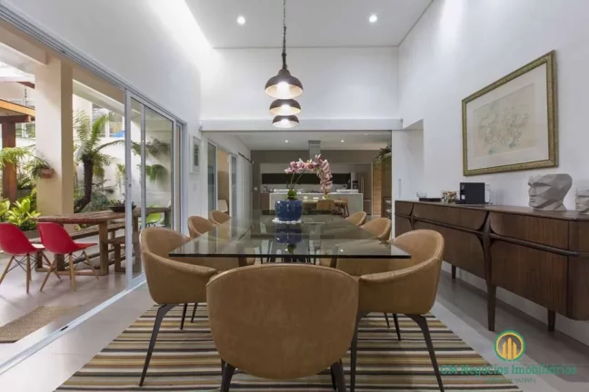 Imagem Casa Maravilhosa e impecável - 5 suites + chalé hóspedes! Em Condominio