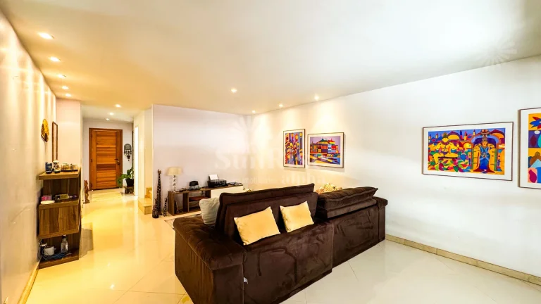 Imagem Casa de esquina com 240m² - 4 quartos - 2 suítes | Tamboré 7 - R$2.799.000 | Alphaville