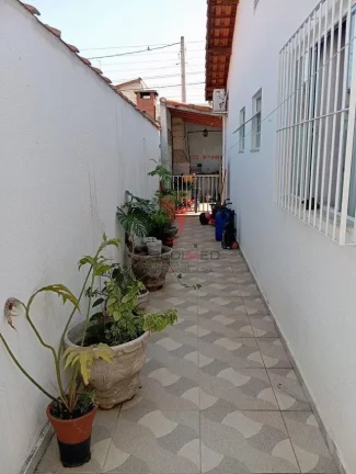Imagem Casa ...agrave; venda no Bairro Santa Luzia, em Guaratinguet...aacute;.S...atilde;o 2 dormit...oacut...