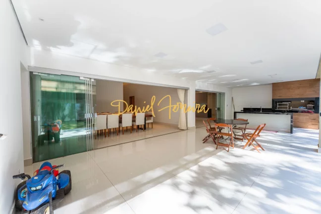 Imagem Casa com 3 suítes + escritório e 2 vagas