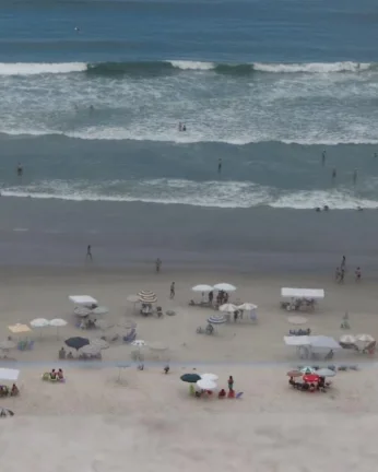 Imagem Cobertura à venda no Guarujá na Praia das Pitangueiras.