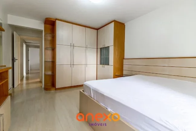 Imagem Apartamento com 3 dormitórios no bairro Vila Nova para locação.