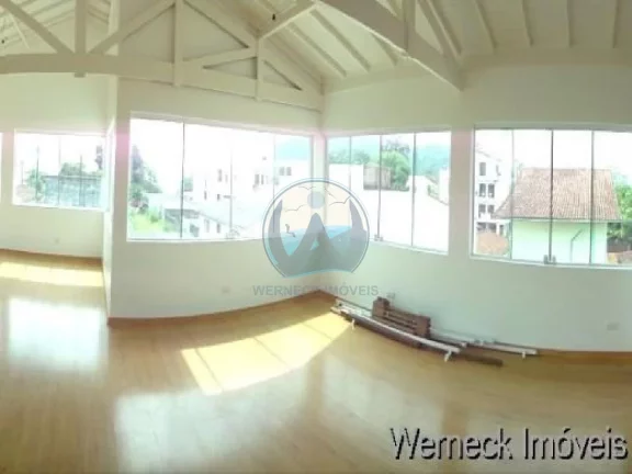 Imagem Imperdível Casa à Venda em Ubatuba-SP - 4 quartos, 4 suítes, 6 banheiros, 4 vagas de garagem - Bairro Itaguá - 540m² de área