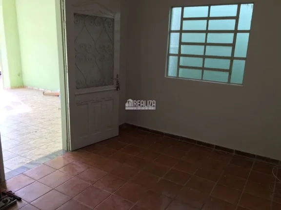 Imagem Casa à venda no bairro São Benedito, Uberaba - 2 dormitórios