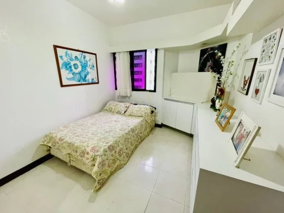 Imagem Apartamento bem localizado e amplo com três quartos a venda na Pituba