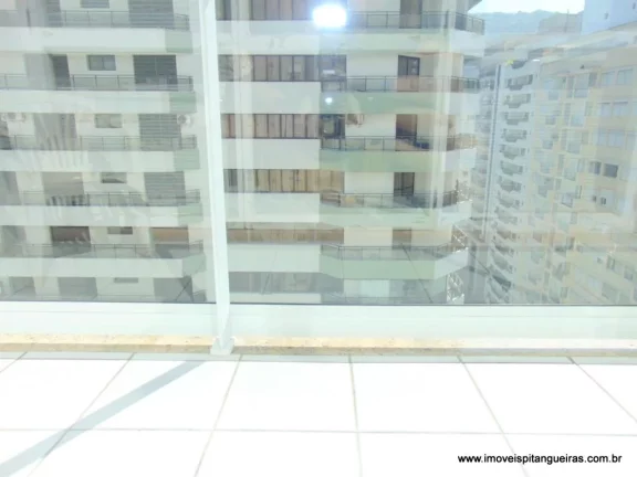 Imagem Pitangueiras - Uma quadra do mar - Amplo apartamento - Vista para o mar - 01 vaga de garagem.