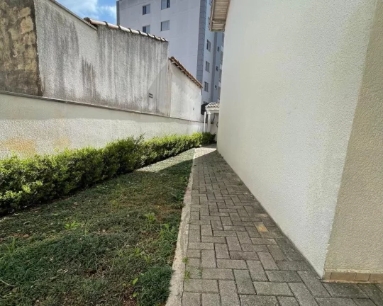 Imagem Sobrado 2 dormitórios, 1 suíte , 2 vaga de carro .