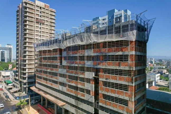 Imagem Apartamento á venda com 2 suítes no centro de Torres/RS