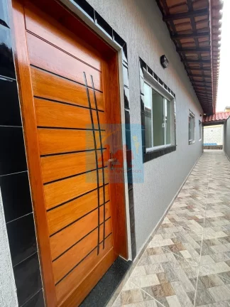 Imagem Casa com Piscina na Praia de Itanhaém, 359.900,00