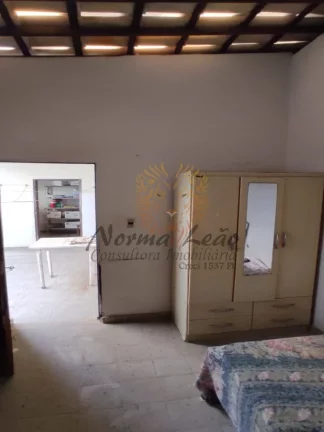 Imagem Casa à Venda na Atalaia: 4 Quartos, 3 Suítes, 2 Salas, 6 Banheiros, 3 Vagas de Garagem. Próximo a Orla da Atalaia.