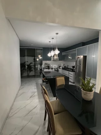 Imagem Casa no Alphaville, 3 quartos, sendo um suíte com closet, cozinha Integrada