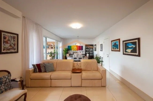 Imagem Apartamento 3 dormitórios, sendo 2 suítes, 1 delas máster com closet, piso laminado, sala ampla, ...
