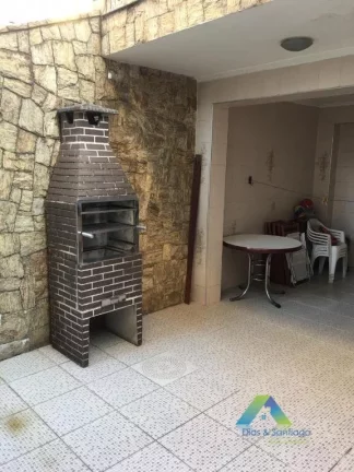 Imagem Lindo sobrado com acabamento moderno, 3 dormitórios, 2 vagas, edicula com localização privilegiada fácil acesso a comércios e principais avenidas.