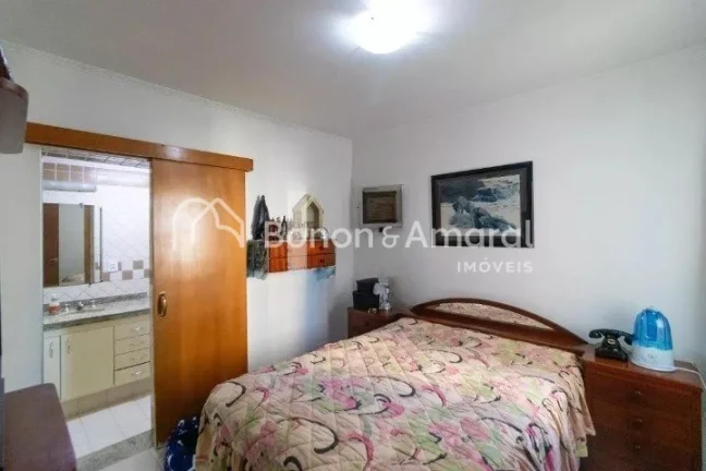 Imagem Aconchegante imóvel à venda com 3 quartos, sendo 1 suíte, e 2 banheiros.
Ideal para quem busca co...