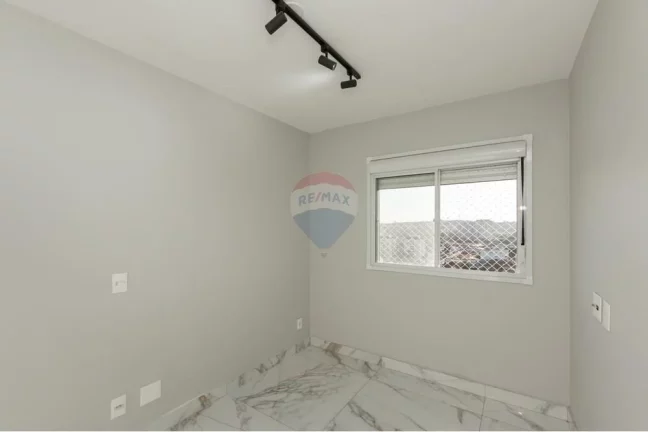 Imagem Apto com living ampliado, 2 dorms e vaga coberta