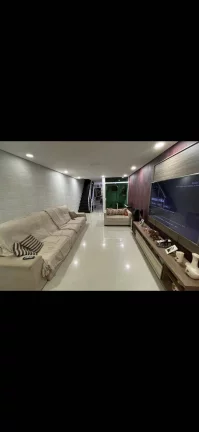 Imagem Sobrado com 250 m² 3 Dormitorios sendo 1 Suíte com sacada e 4 Vagas