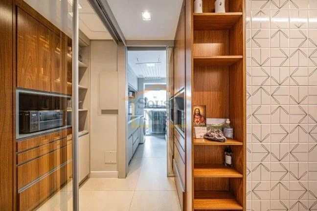 Imagem Apartamento com 109m², 2 dormitórios, sendo 2 suites, 3 banheiros no total e 2 vagas de garagem. P...