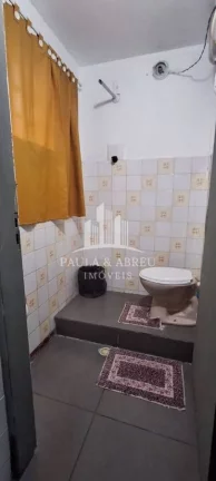 Imagem Casa de Esquina com Salão Comercial de 168m², 3 Dormitórios, 1 Suíte, podendo ser 2, 1 Vaga, Cômodos Grandes, Habite-se no Jardim Zaíra 2, Mauá