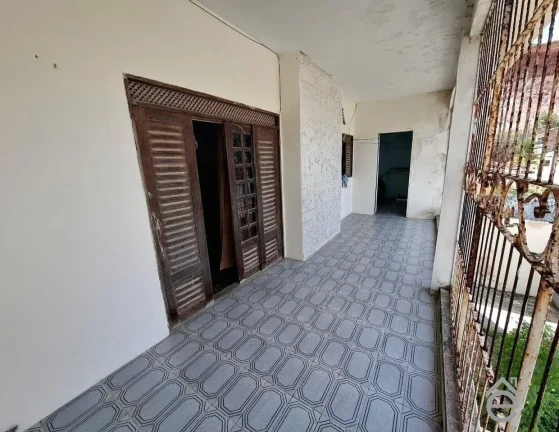 Imagem Casa à venda, Cruz da Almas, 8/4, 4 wc, 281m2, garagem, próximo a UNIT