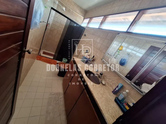 Imagem Casarão de esquina em Olinda, 4qtos, 5vgs. quintal gigante na avenida há 2min. shop. patteo 45mts²