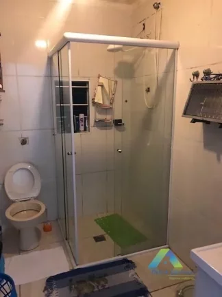 Imagem SANTO ANDRÉ Sobrado 225 metros, 4 dormitórios, EDICULA, 2 vagas, rua sem saída com tranquilidade e segurança ótimo valor e localização !!!