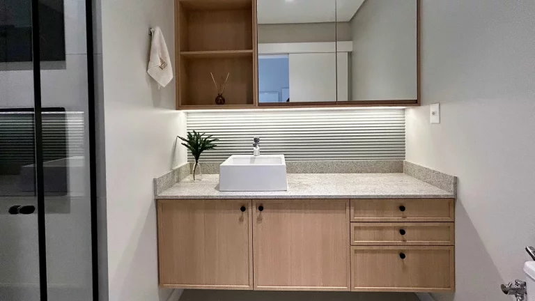 Imagem Duplex mobiliado com 3 dormitórios sendo 1 suíte e 2 vagas, 100m da praia de Gravatá Navegantes/SC