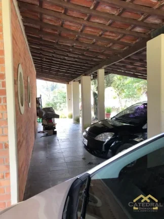 Imagem Chácara à Venda em Cabreúva-SP com 3 dormitórios, piscina e ampla área verde
