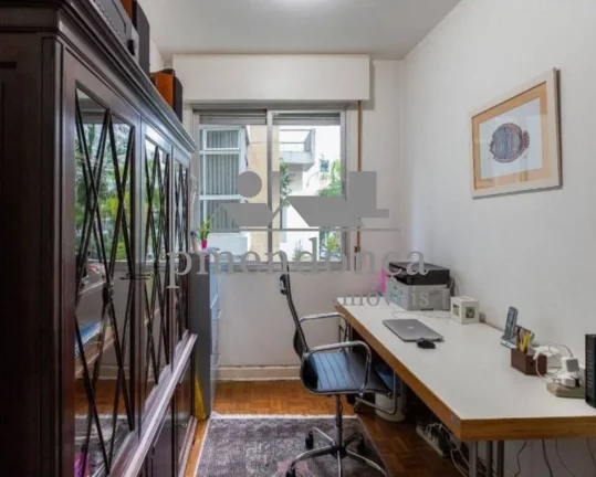 Imagem Apartamento em Higienópolis com 4 quartos sendo 2 suítes e 2 vagas, 209m².