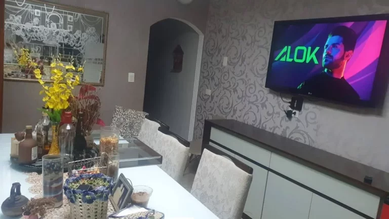 Imagem Sobrado Maravilhoso com 190 m² 3 Dormitorios sendo 1 Suite Estuda Permuta
