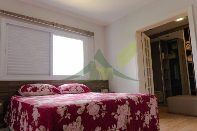 Imagem Casa de Alto Padrão no Condomínio Vale do Flamboyant em Atibaia-SP