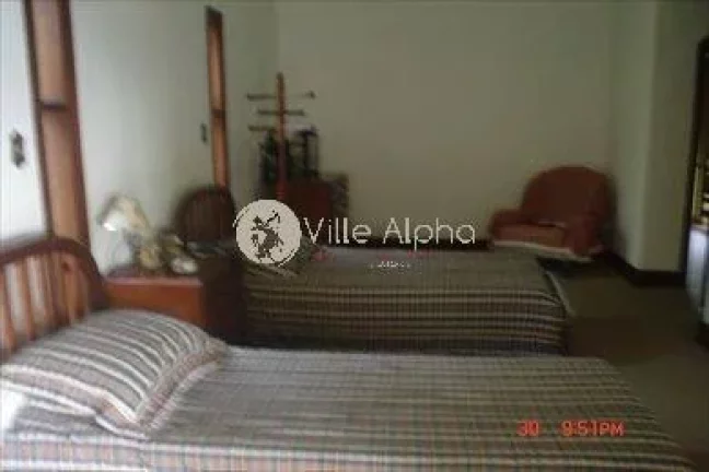 Imagem Fantástica Casa a venda no condomínio fechado da Santa Terezinha em Santos