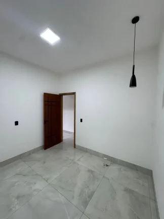 Imagem Casa para Venda em Senador Canedo, Residencial Flor do Ipê I, 2 dormitórios, 1 suíte, 2 banheiros, 2 vagas